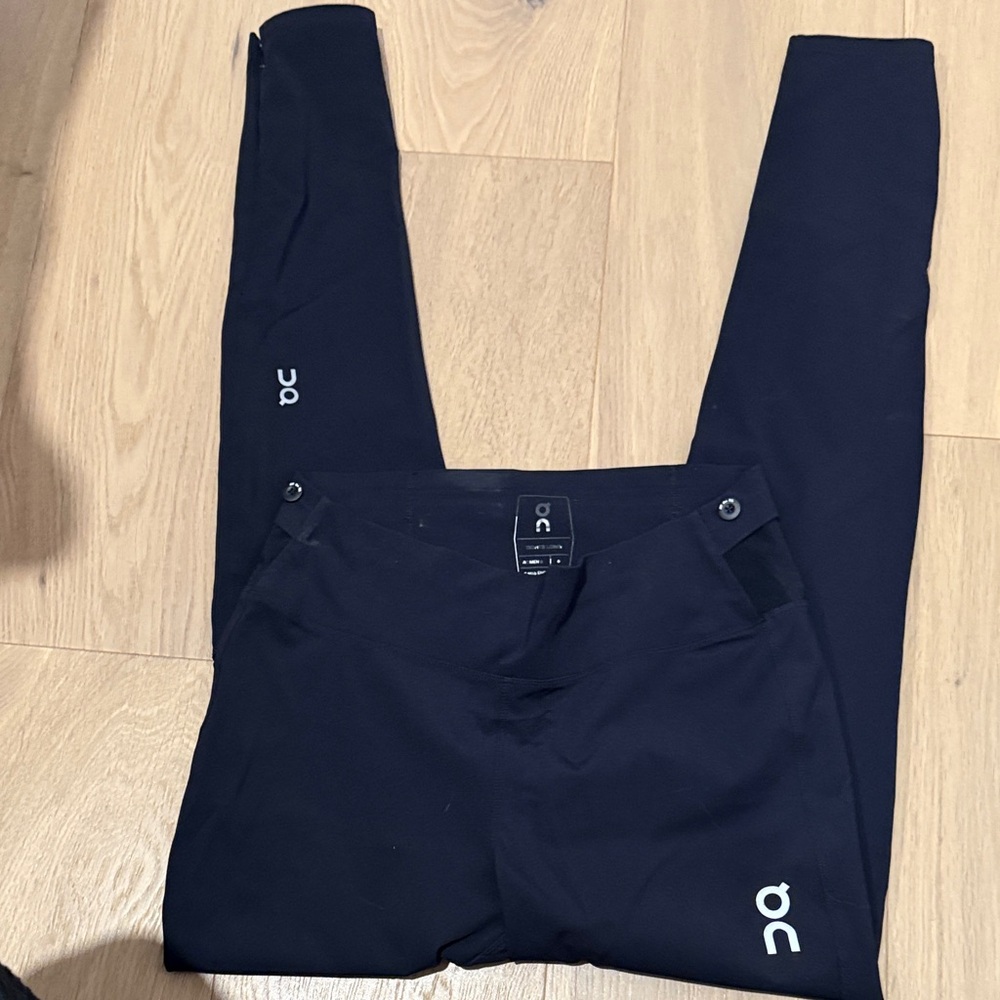 Women’s On Running Midnight Black Active Leggings